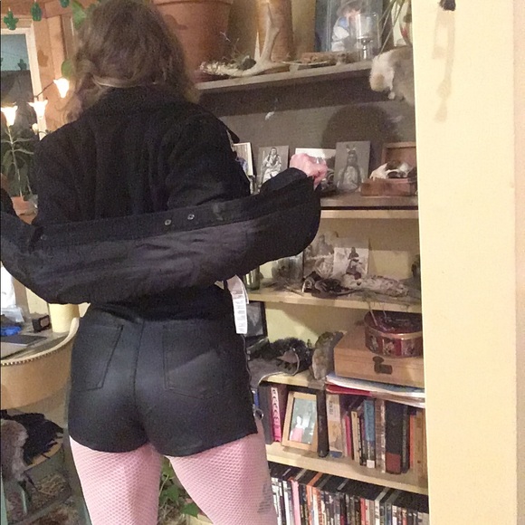 UNIF black leather shorts zip o ring - Picture 7 of 7